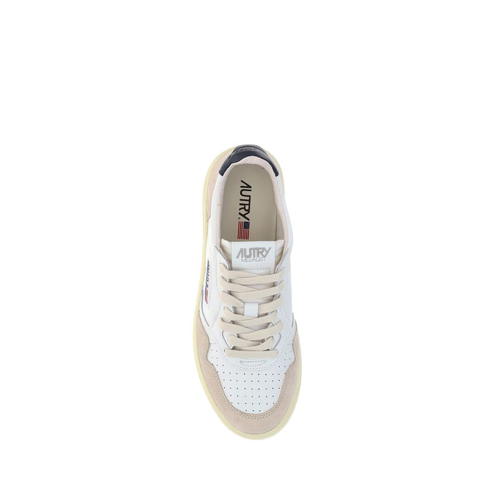 Autry White Calf Leather Bos Taurus Low Top Sneakers