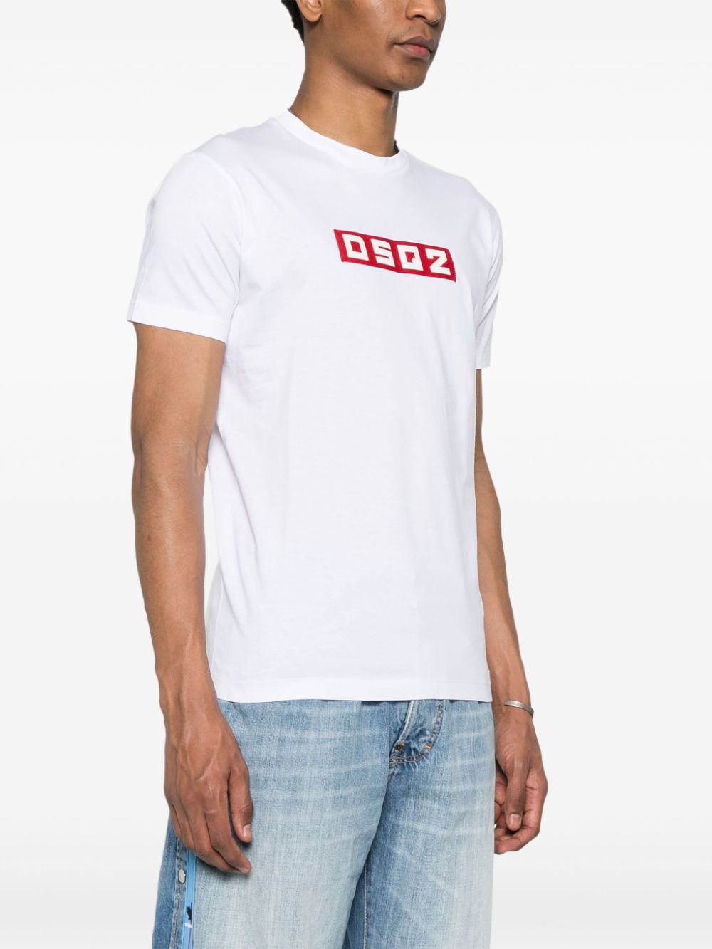 DSQ2 logo-appliqué T-shirt-3