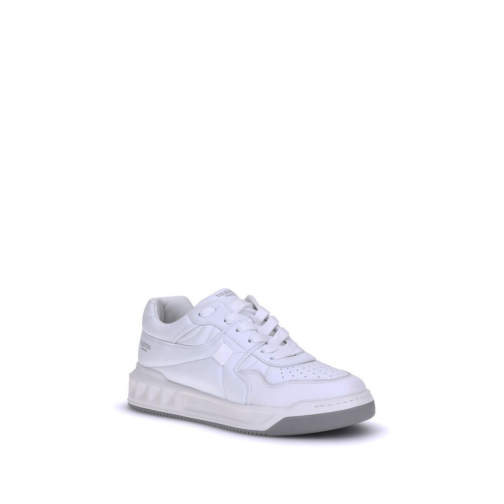 One Stud Low-Top Sneakers