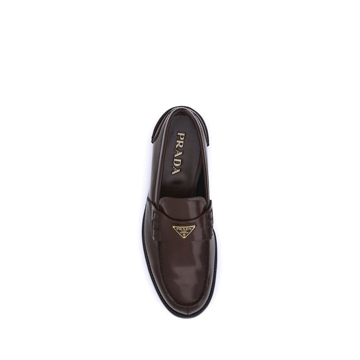 Triangular plaque Loafers