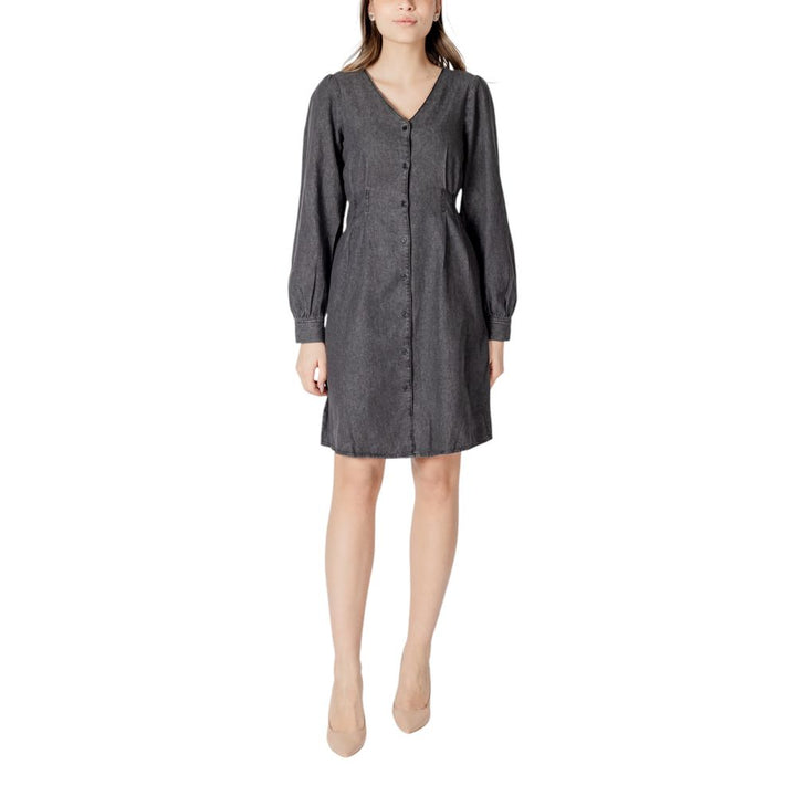 ICHI Black Cotton Short